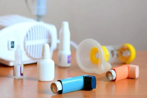 Trattamento farmacologico con Budesonide per l'asma.