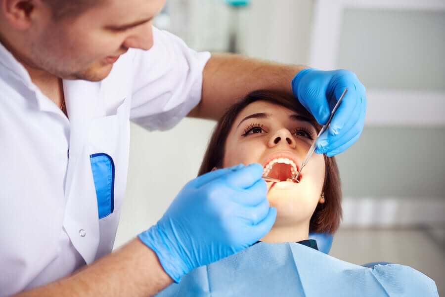 Visita per cisti dentali.