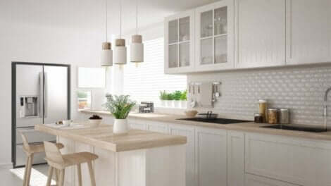 Cucina luminosa.