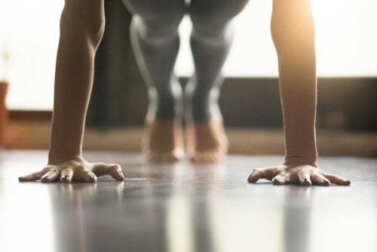Varianti delle flessioni per prevenire il dolore ai polsi