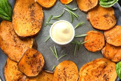 Chips di batata piccanti: uno snack che adorerete