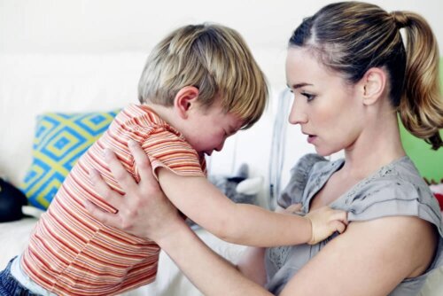 Bambino che fa i capricci.