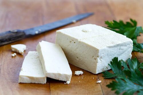 Formaggio da latte vegetale.