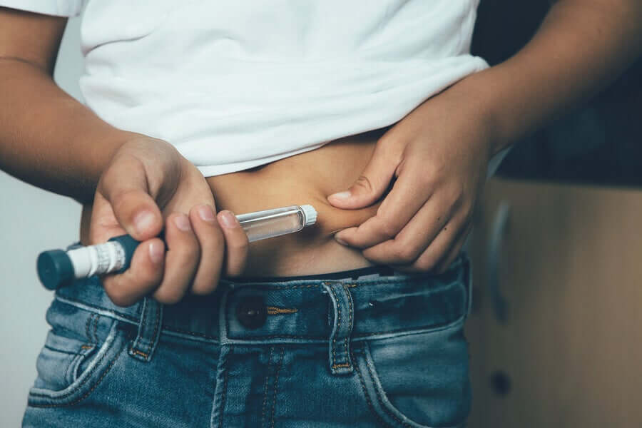 Bambino con diabete tipo 1.