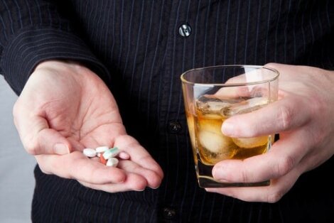 Alcol e farmaci: possono essere consumati insieme?