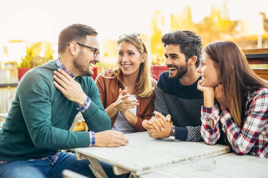 Socializzare tra amici.