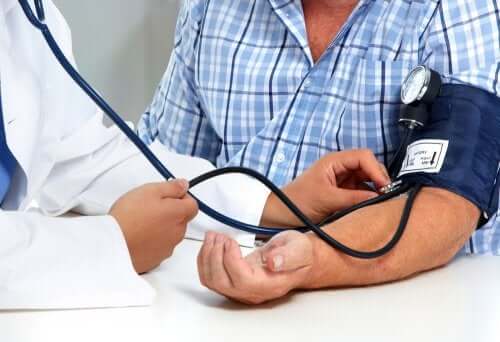 Misuratore di pressione arteriosa.