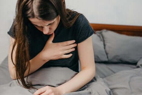 Ragazza con palpitazioni notturne.