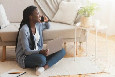 Sedersi per terra: benefici e precauzioni