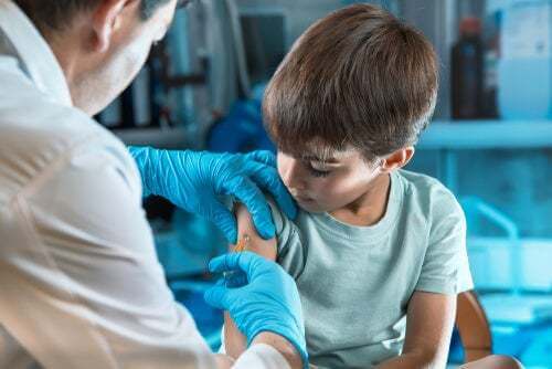 Vaccino contro la epatite nel bambino.