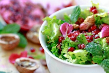 Insalata di scarola e melagrana: facile e veloce