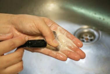 Pulire e conservare i prodotti di bellezza in casa