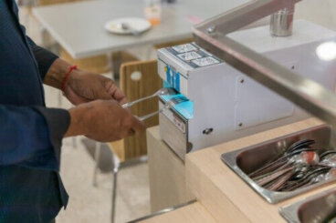 Sterilizzare gli utensili da cucina e prevenire tossinfezioni