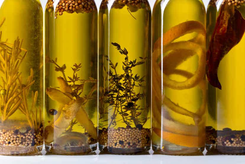 Tipi di olio di oliva aromatizzati.