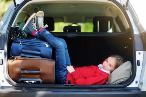 Il vantaggio dei lunghi viaggi in macchina è la possibilità di riposare.