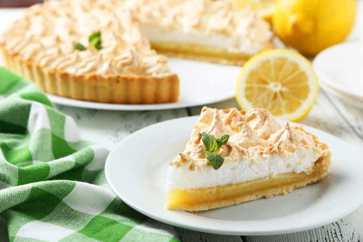 Fetta di lemon pie senza zucchero.