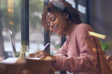 Lettering: cos'è e quali benefici offre?