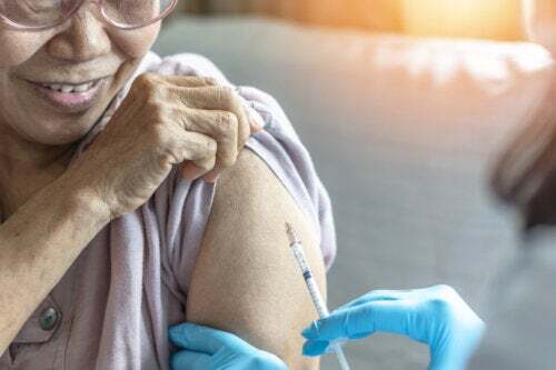 Vaccino contro la polmonite negli anziani