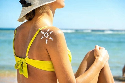 Godersi il sole senza rischi per la salute.