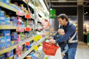 Secondo un rapporto, alcuni prodotti alimentari per neonati sarebbero contaminati da metalli pesanti