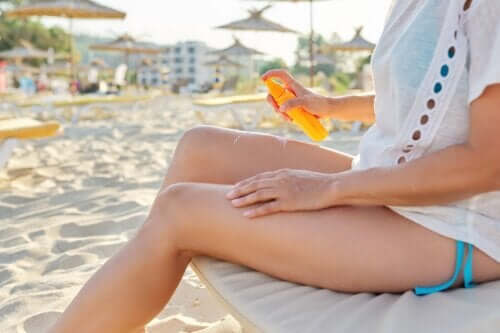 Protezione solare in spiaggia.