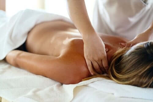 Massaggio profondo del tessuto: quali benefici