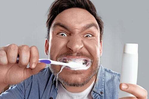 Blancoressia, l'ossessione per i denti bianchi