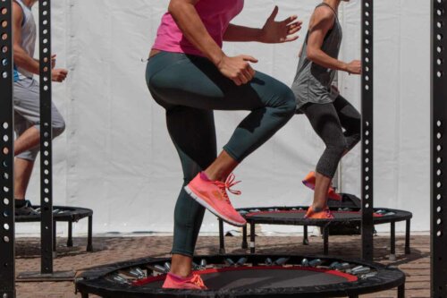 Lezione di jumping fitness.