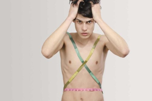 Immagine corporea negativa e ragazzo che pensa di essere troppo magro.