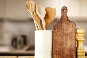 Utensili da cucina in legno: lavarli e disinfettarli