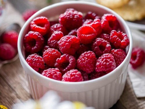 Ciotola di lamponi.