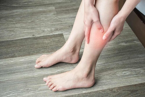 Malattie muscolari alle gambe con dolore.
