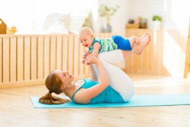 Yoga dopo il parto: da dove iniziare?