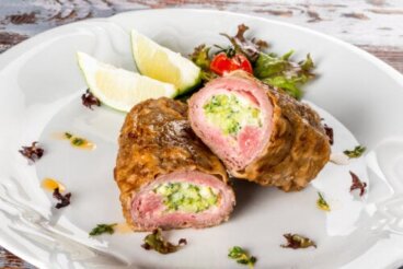 Albondigón, il polpettone ripieno colombiano: 2 modi per prepararlo