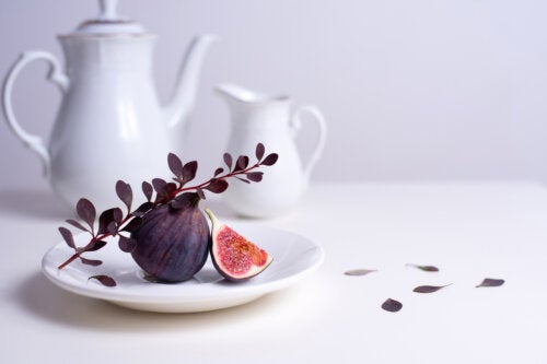 Tè alle foglie di fico: benefici e come prepararlo