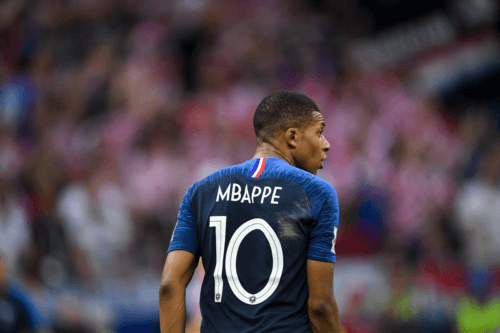 Mbappé: la rigorosa routine e la dieta di una futura stella del calcio