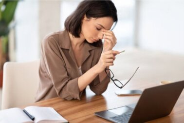 Telelavoro: le regole per prevenire i disturbi della vista