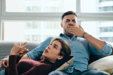 5 segnali che il tuo partner sta perdendo interesse nella relazione