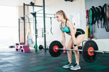 Allenamento della forza per le donne: esercizi e benefici
