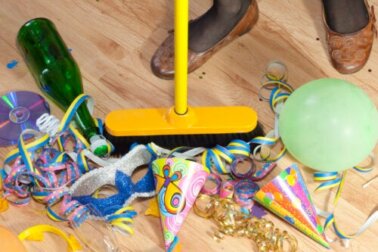 Pulire la casa dopo una festa: 9 consigli