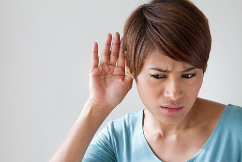 6 rimedi naturali che aiutano a migliorare l'udito