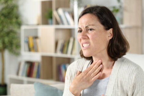 Bruciore alla gola: possibile cause e trattamento