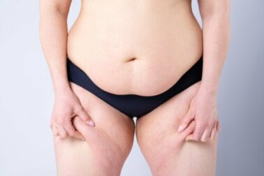 Pancia flaccida: si contrasta con la dieta e questi 7 esercizi