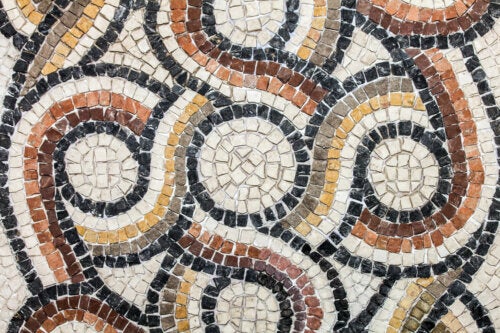 Tecnica del mosaico: un'arte antica per dare nuova vita agli oggetti