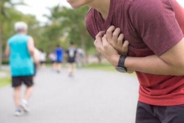 Senso di oppressione al petto: quali possono essere le cause?