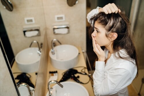 Caduta dei capelli post parto: a cosa è dovuta?