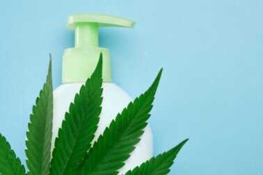 Shampoo al CBD: che cos'è e quali sono i suoi vantaggi?