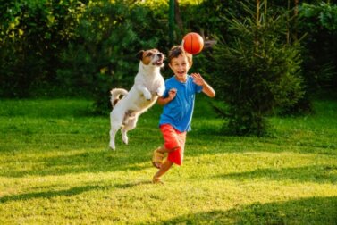 Animali domestici nello sviluppo dei bambini: vantaggi e rischi