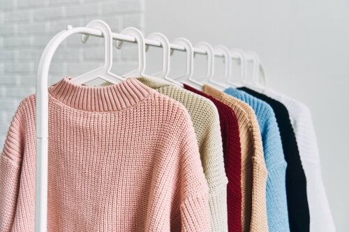 4 trucchi per evitare che i vestiti di lana prudano