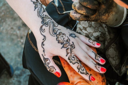Quali sono i rischi nell’utilizzo dell’henné nero?